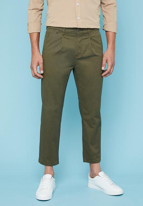 Pleated Tapered Chino